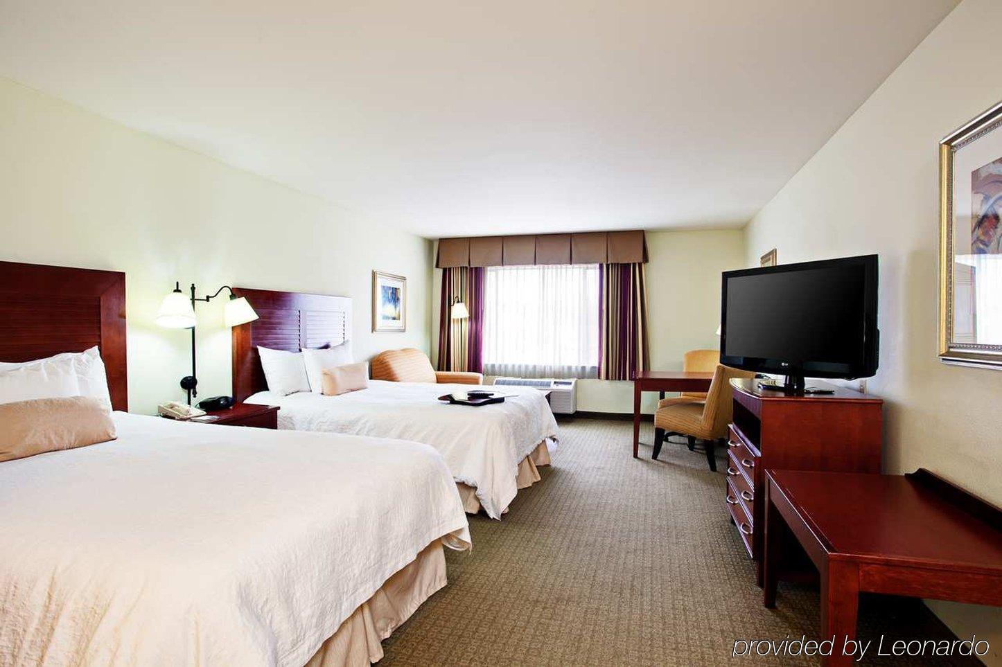 ホテル フォー ポインツ バイ シェラトン サンディエゴ シーワールド 部屋 写真