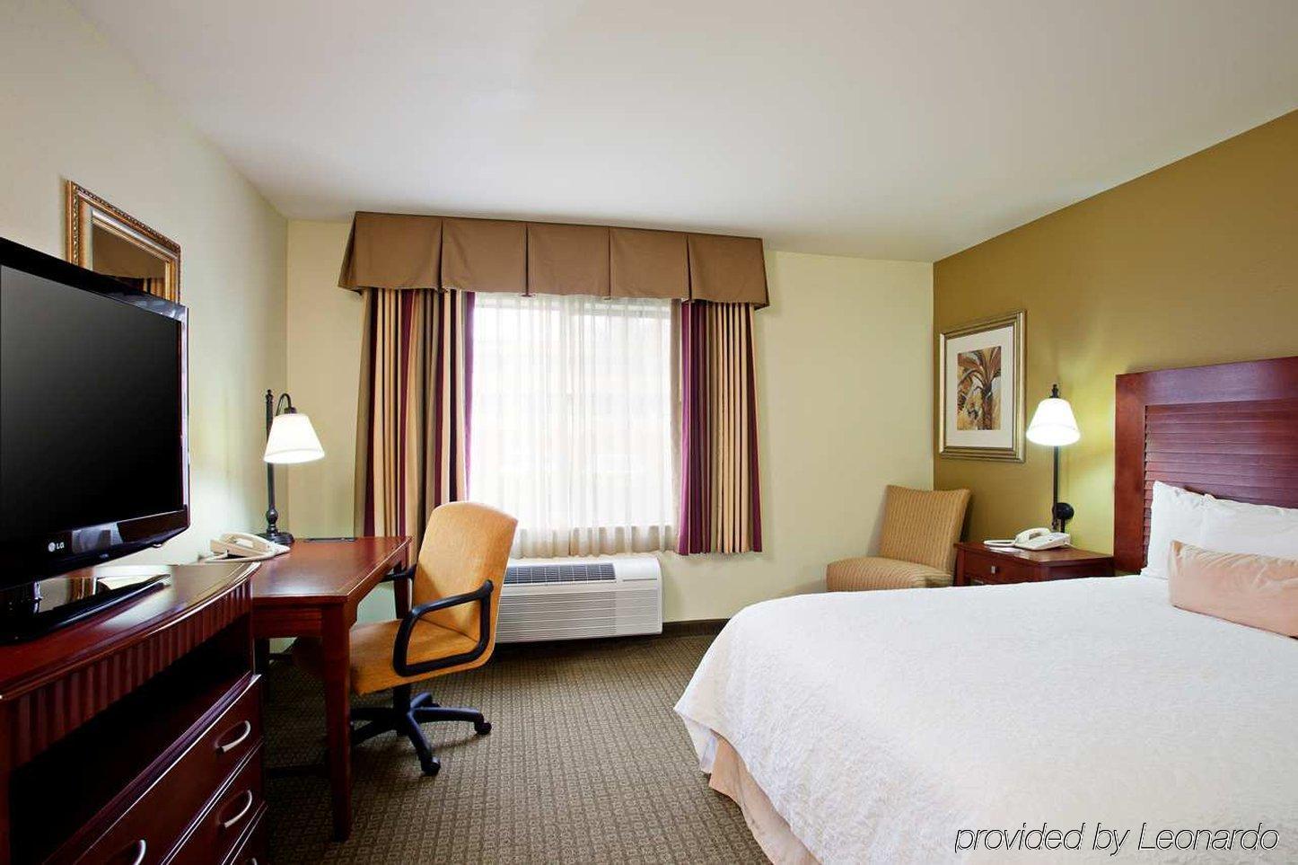 ホテル フォー ポインツ バイ シェラトン サンディエゴ シーワールド 部屋 写真